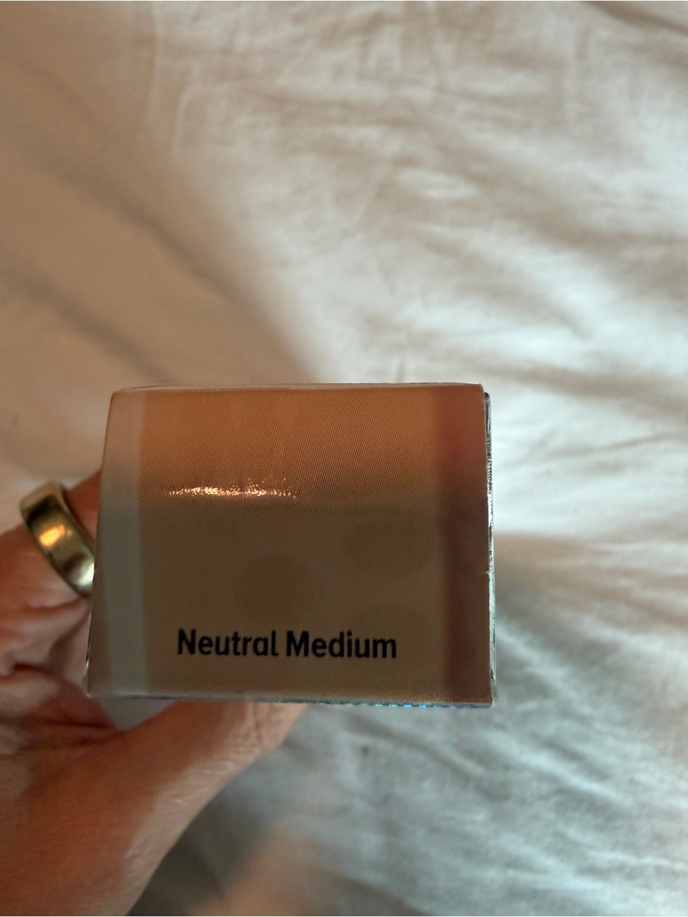 it cosmetics CC cream. New in Box. Neutral Medium - Picture 2 of 3